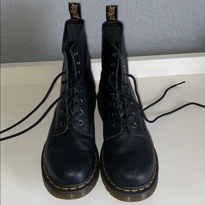 Dr. Martens Women’s 1460 Smooth Black Boot